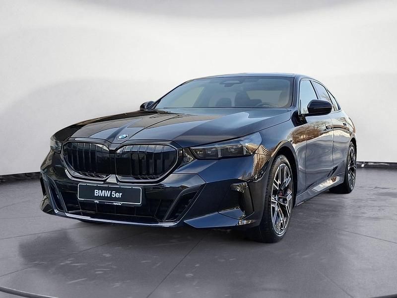 Gebraucht BMW 540 303 PS (222 kW) 2026 Schwarz Limousine