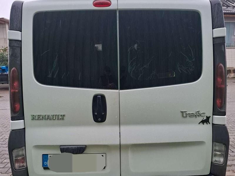 Gebraucht Renault Trafic 101 PS (74 kW) 2003 Van / Kleinbus