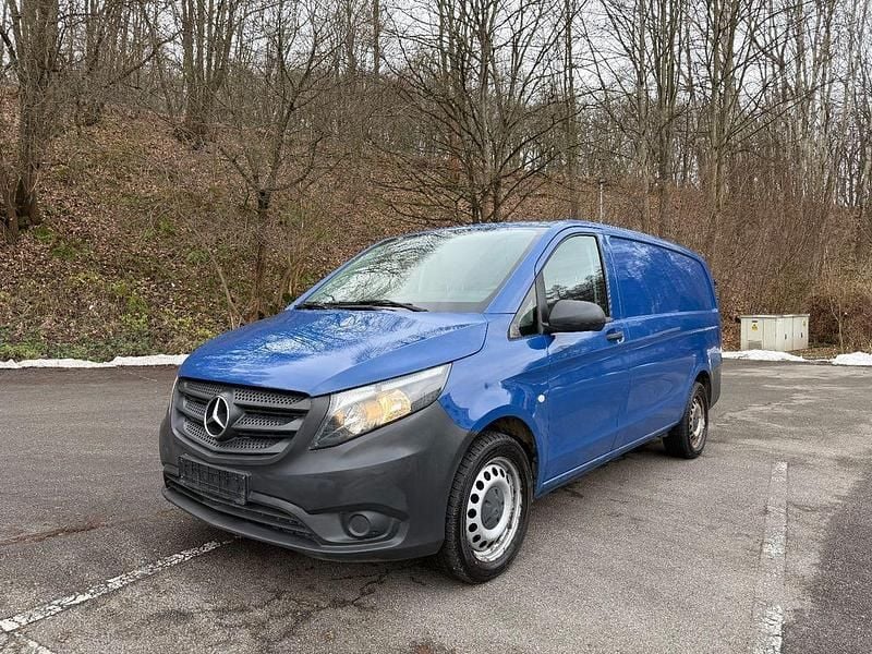 Blau Gebraucht 2018 Mercedes Vito Van | 12.990 € (Superpreis) - Bild 1/4