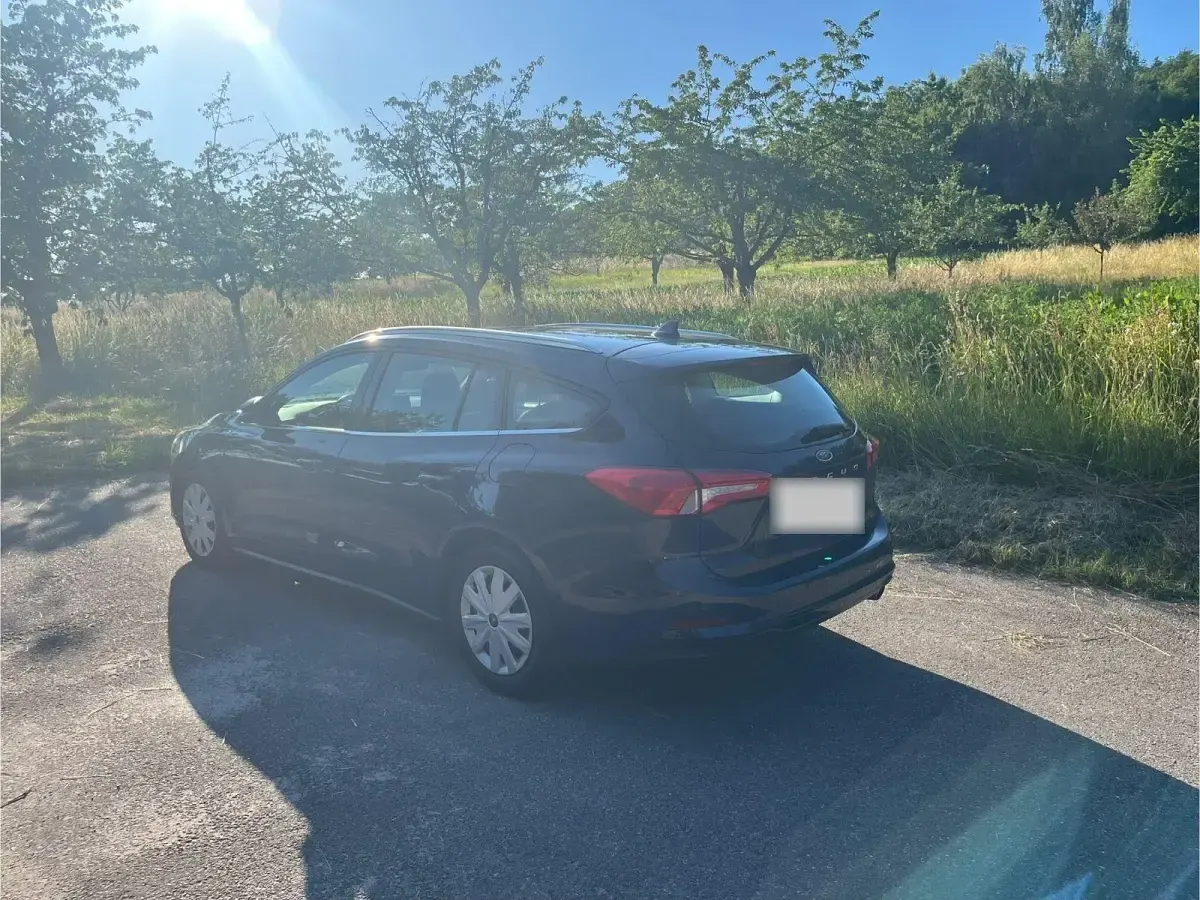 Gebraucht Ford Focus Cool & Connect 95 PS (69 kW) 2020 Blau Kombi