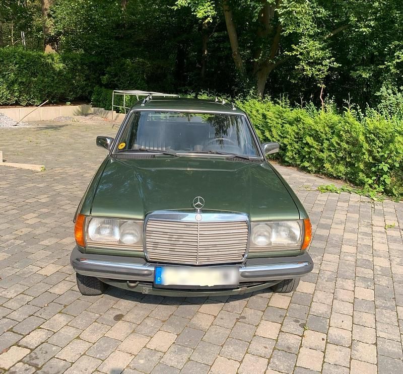 Gebraucht 1983 Mercedes 240 Kombi | 9.500 € - Bild 1/4