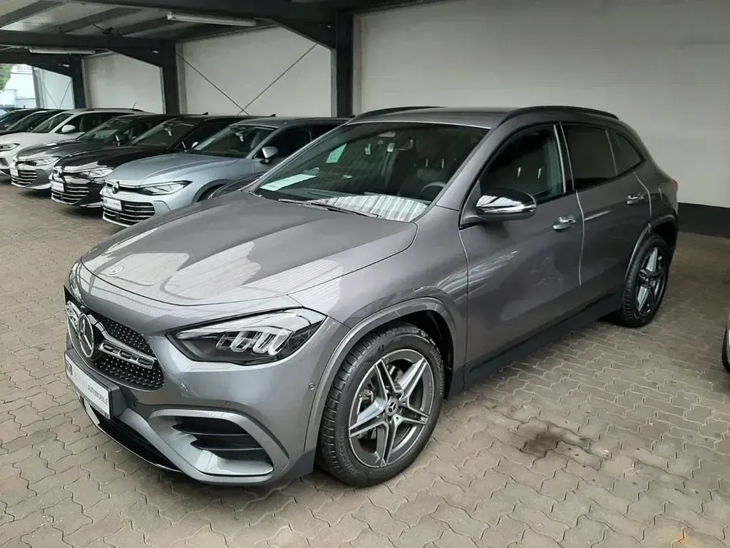 Gebraucht Mercedes GLA200 Advanced 163 PS (119 kW) 2024 Mountaingrau SUV