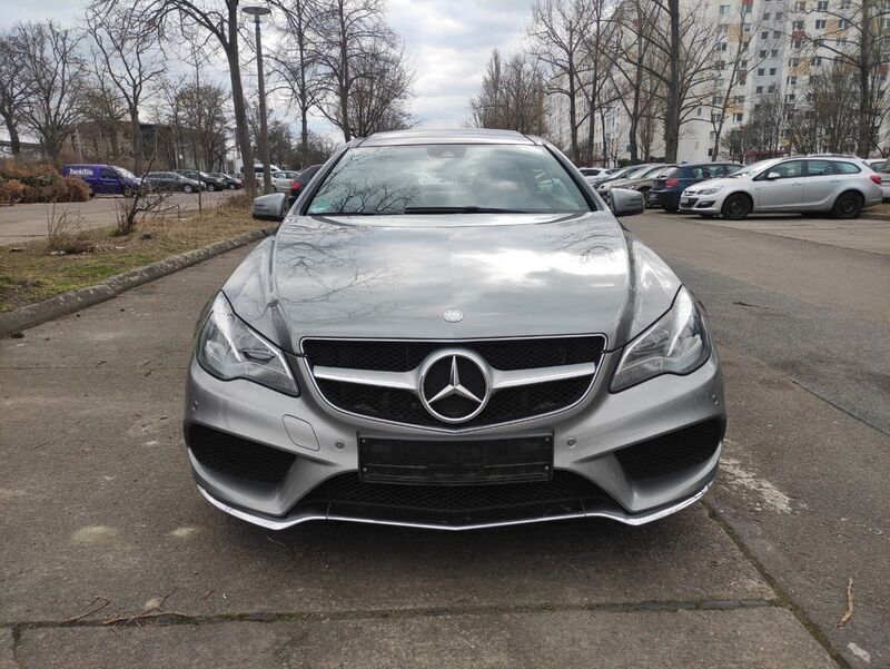 Grau Gebraucht 2014 Mercedes E200 Coupé | 18.250 € (Fairer Preis) - Bild 1/4