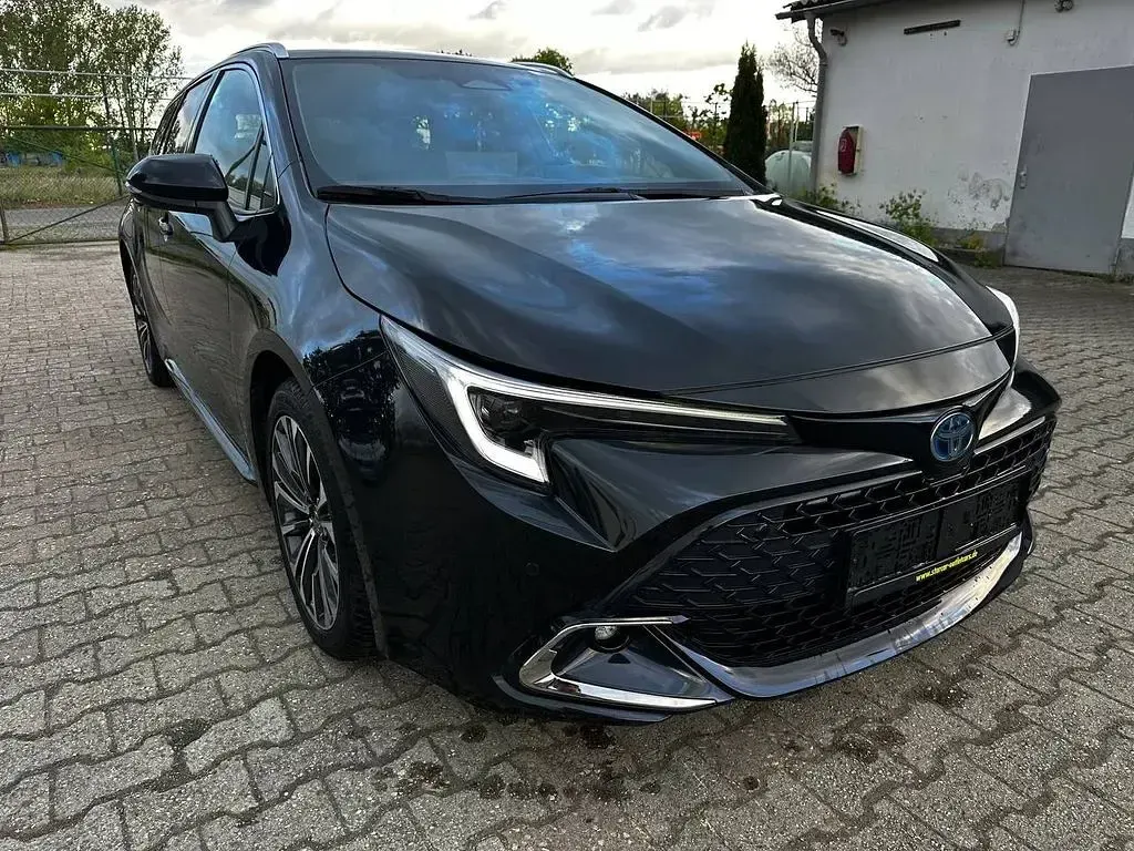 Gebraucht Toyota Corolla Team 140 PS (102 kW) 2023 Schwarz Kombi