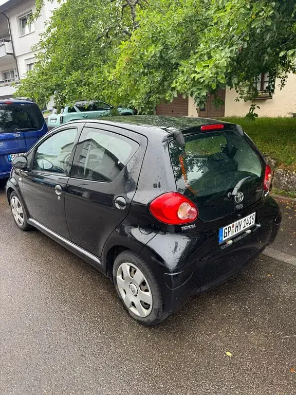 Gebraucht Toyota Aygo 68 PS (50 kW) 2006 Schwarz Kleinwagen