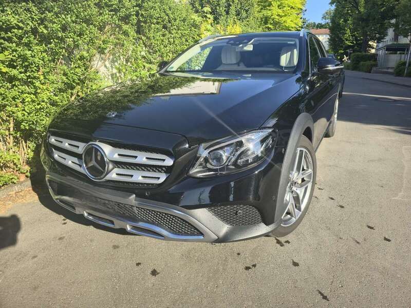 Schwarz Gebraucht 2020 Mercedes E400 Avantgarde Kombi | 38.500 € (Guter Preis) - Bild 1/4