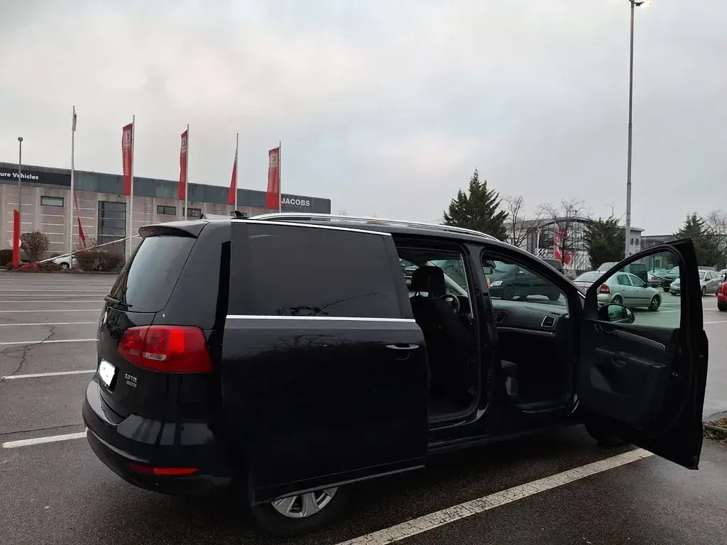 Gebraucht VW Sharan Trendline 177 PS (130 kW) 2013 Schwarz Van / Kleinbus