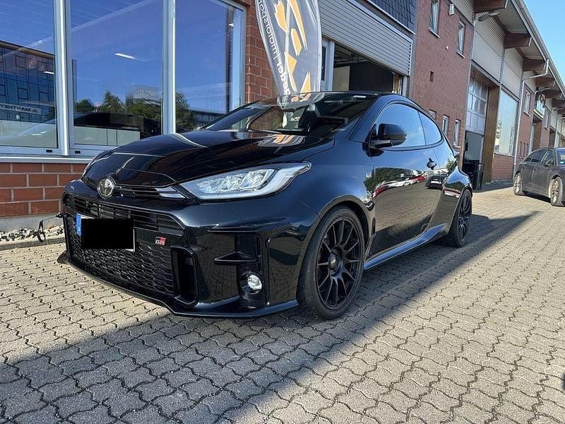 Schwarz Gebraucht 2021 Toyota Yaris Limousine | 59.000 € - Bild 1/4