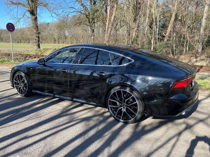 Schwarz Gebraucht 2018 Audi A7 Sportback Competition Kleinwagen | 33.800 € - Bild 1/4