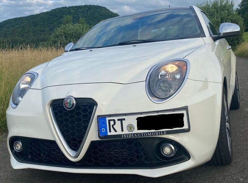Weiß Gebraucht 2018 Alfa Romeo MiTo Kleinwagen | 13.500 € (Etwas zu teuer) - Bild 1/4
