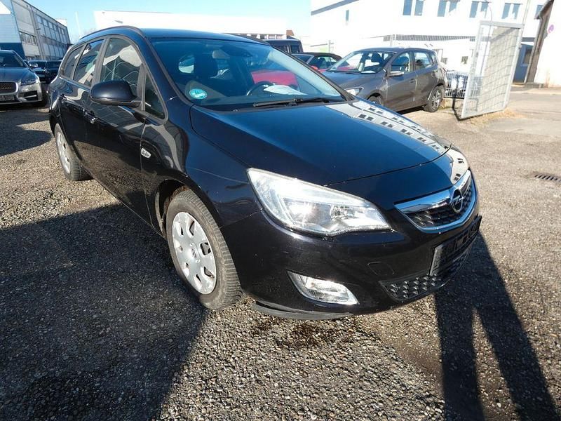 Schwarz Gebraucht 2011 Opel Astra Design Edition Kombi | 2.980 € (Guter Preis) - Bild 1/4