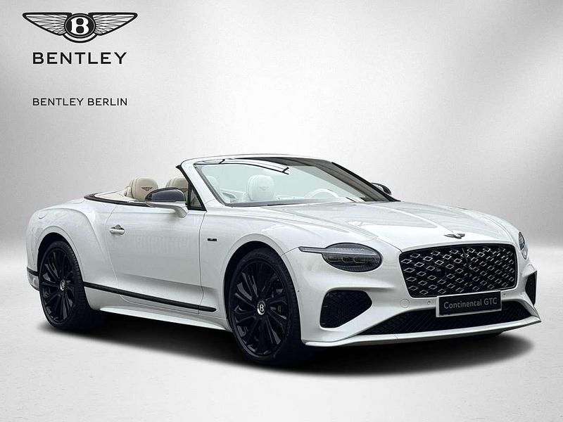 Neu Bentley Continental Mulliner 782 PS (575 kW) 2025 Glacier white Cabrio