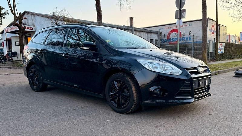 Gebraucht Ford Focus 125 PS (91 kW) 2013 Schwarz Kombi