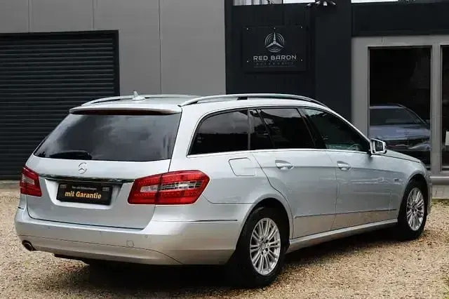 Gebraucht Mercedes E250 204 PS (150 kW) 2011 Silber Limousine