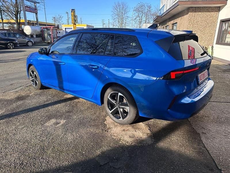 Gebraucht Opel Astra Enjoy 131 PS (96 kW) 2024 Blau Kombi