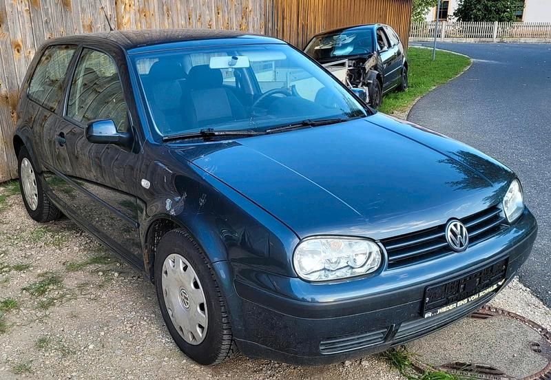 Grau Gebraucht 2003 VW Golf IV Kleinwagen | 590 € (Superpreis) - Bild 1/4