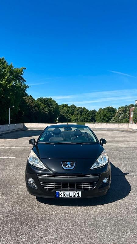 Schwarz Gebraucht 2009 Peugeot 207 CC Cabrio | 4.129 € (Fairer Preis) - Bild 1/4