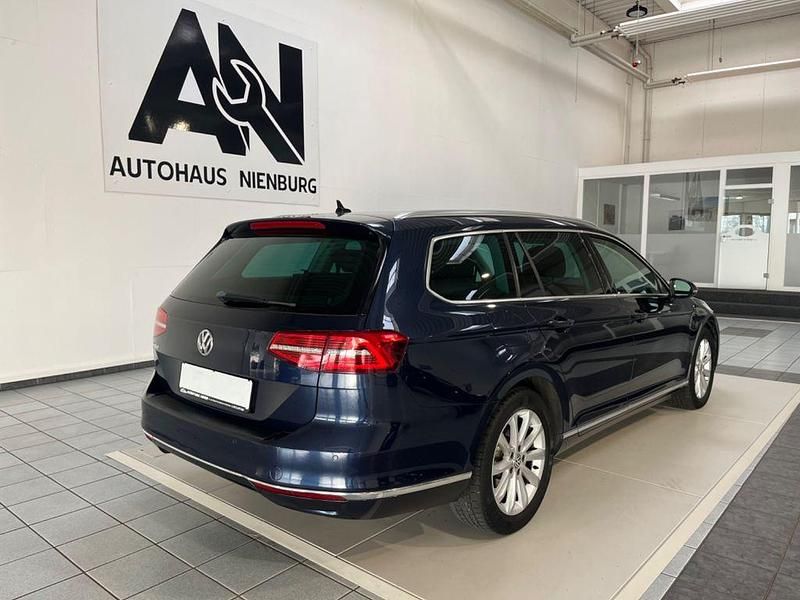 Gebraucht VW Passat Highline 150 PS (110 kW) 2015 Blau Kombi