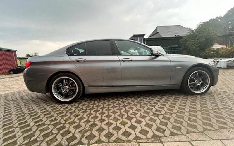Grau Gebraucht 2010 BMW 520 Limousine | 7.900 € (Guter Preis) - Bild 1/4
