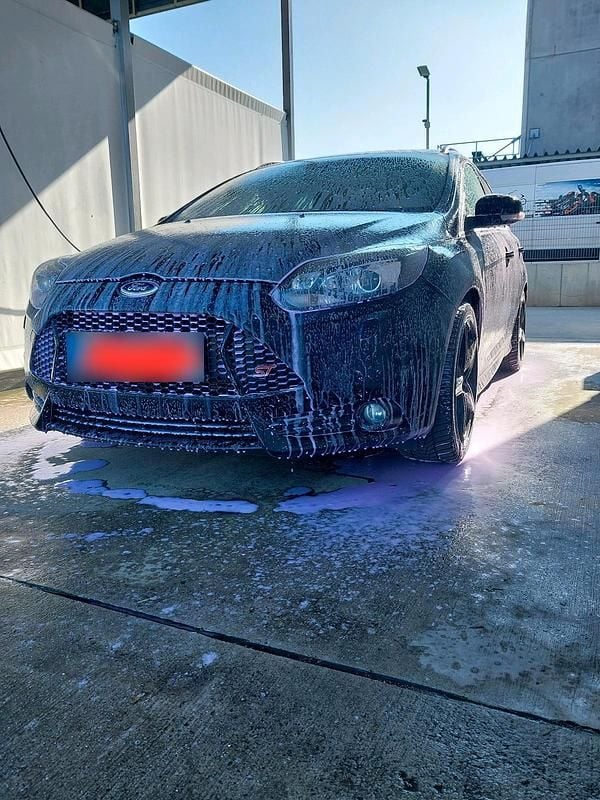 Gebraucht Ford Focus ST 250 PS (183 kW) 2014 Schwarz Kombi