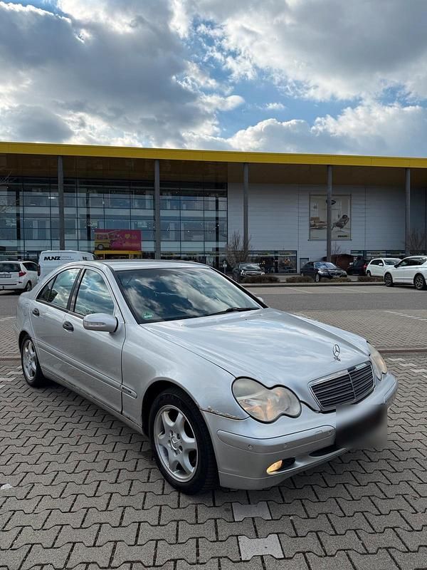 Gebraucht Mercedes C180 143 PS (105 kW) 2002 Silber Limousine