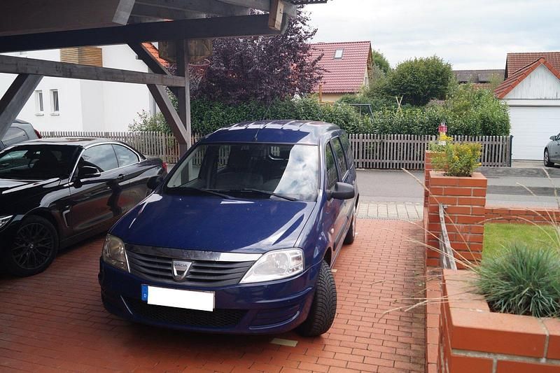 Blau Gebraucht 2009 Dacia Logan Limousine | 1.500 € (Fairer Preis) - Bild 1/4