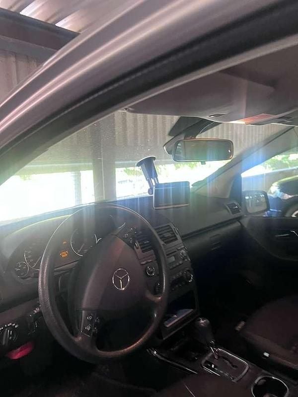 Silber Gebraucht 2010 Mercedes A180 Elegance Limousine | 3.900 € (Superpreis) - Bild 1/4