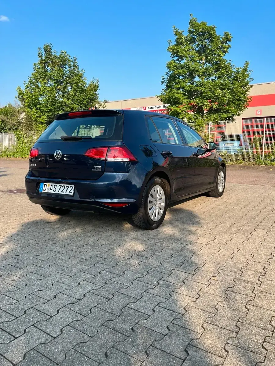 Gebraucht VW Golf VII 85 PS (62 kW) 2014 Blau Limousine