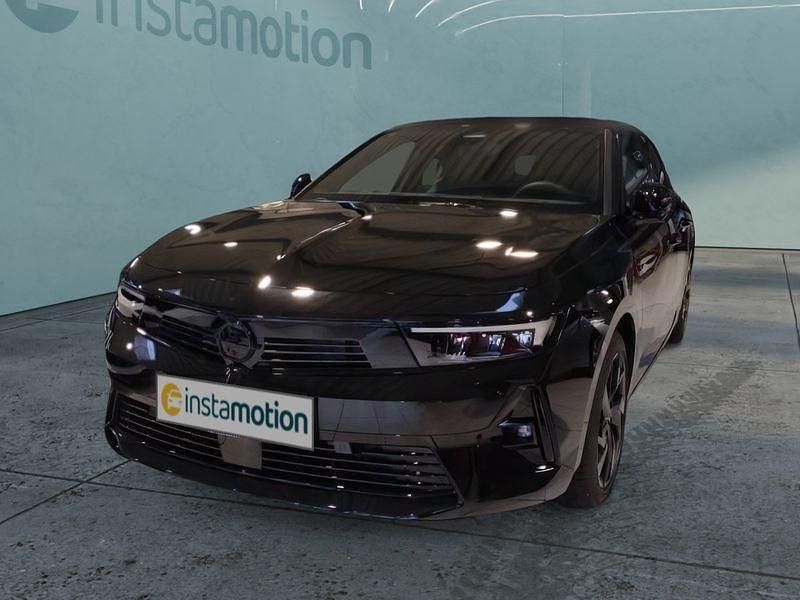 Schwarz Gebraucht 2023 Opel Astra Limousine | 32.299 € (Etwas zu teuer) - Bild 1/4