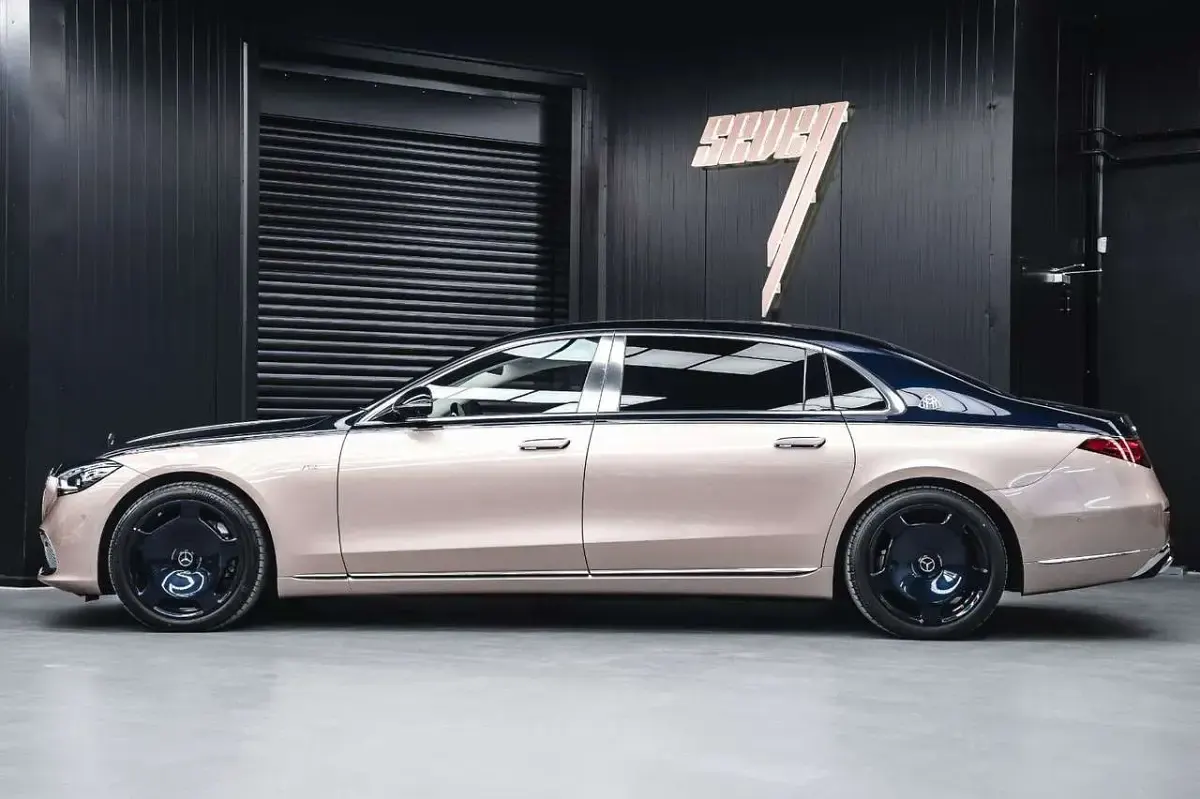 Neu Mercedes S680 Maybach 612 PS (450 kW) 2025 Light rose / nautical blue Limousine