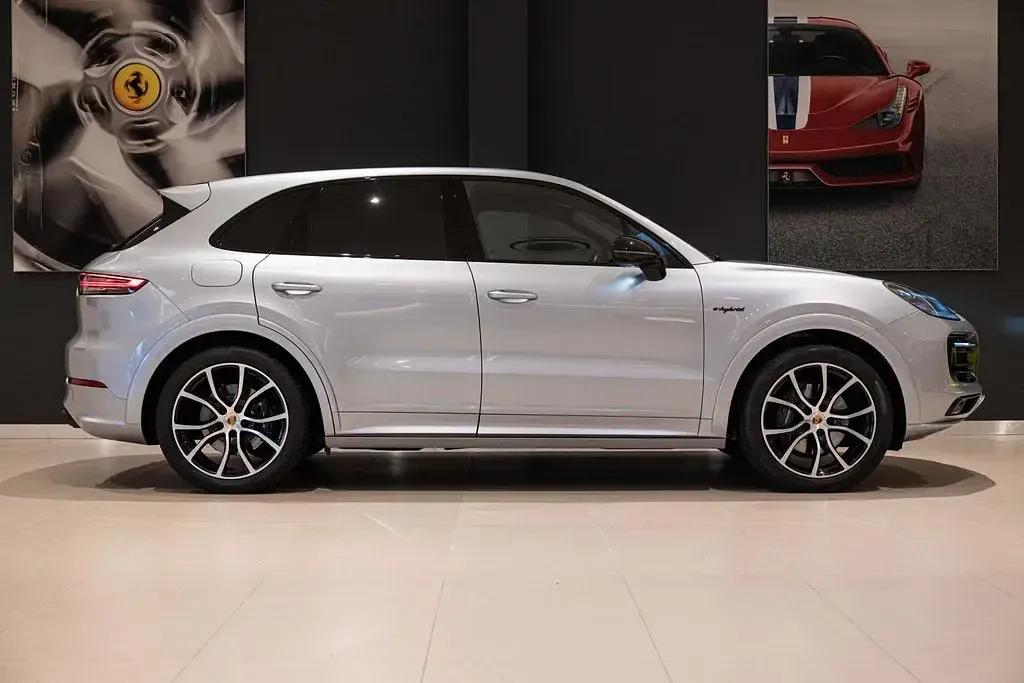 Używany Porsche Cayenne 340 KM (250 kW) 2022 Szary SUV