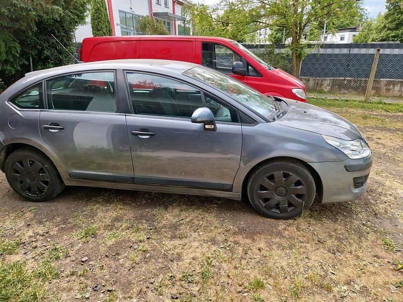 Grau Gebraucht 2009 Citroën C4 Kleinwagen | 1.999 € (Fairer Preis) - Bild 1/4