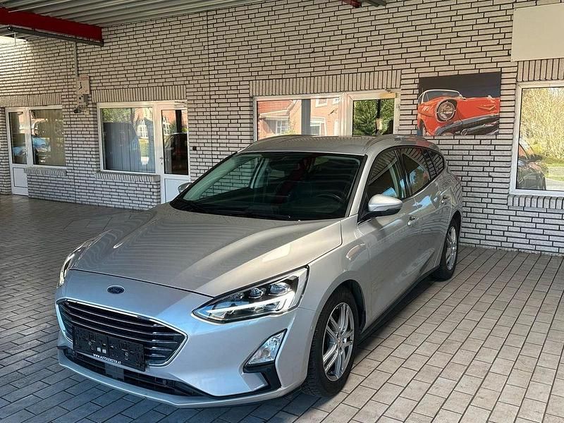 Gebraucht Ford Focus Titanium 120 PS (88 kW) 2019 Silber Limousine