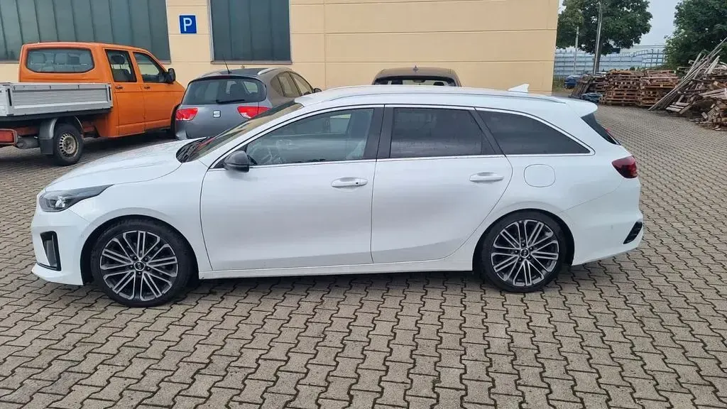 Gebraucht Kia Ceed Sportswagon GT-Line 140 PS (102 kW) 2020 Weiß Kombi