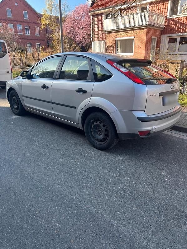 Gebraucht Ford Focus 101 PS (74 kW) 2006 Silber Kleinwagen