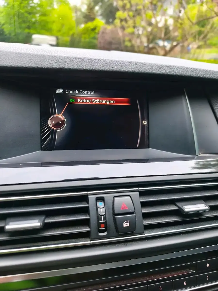 Gebraucht BMW 518 150 PS (110 kW) 2015 Grau Kombi