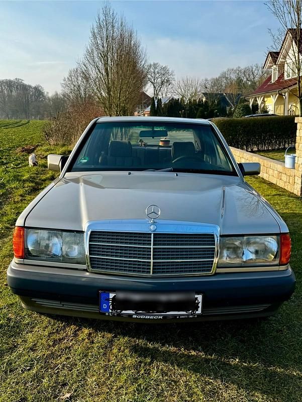 Gebraucht Mercedes 190 122 PS (89 kW) 1992 Beige Limousine