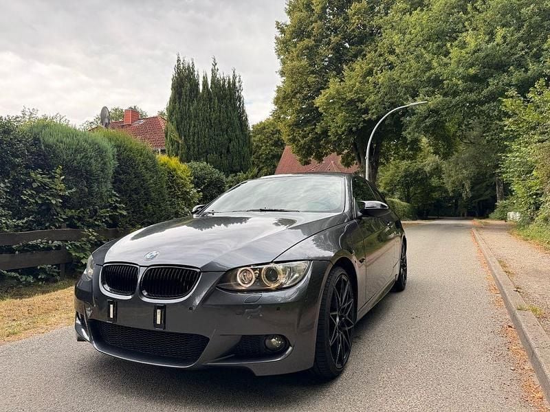 Grau Gebraucht 2006 BMW 325 M Sport Coupé | 10.900 € (Fairer Preis) - Bild 1/4