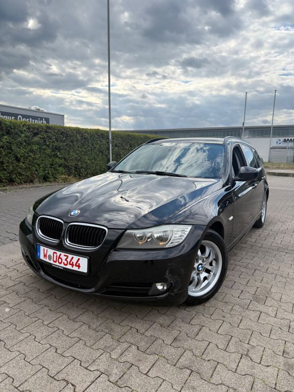 Schwarz Gebraucht 2012 BMW 316 Comfort Edition Kombi | 3.800 € (Guter Preis) - Bild 1/4