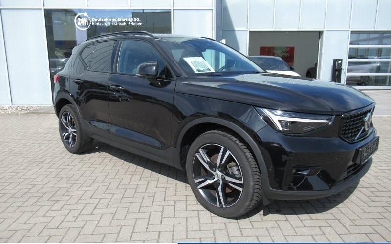Schwarz Gebraucht 2024 Volvo XC40 Plus SUV | 39.000 € (Fairer Preis) - Bild 1/4