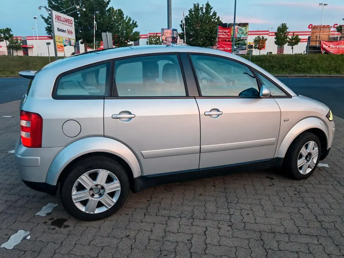 Gebraucht Audi A2 Basis 75 PS (55 kW) 2003 Silber Kleinwagen