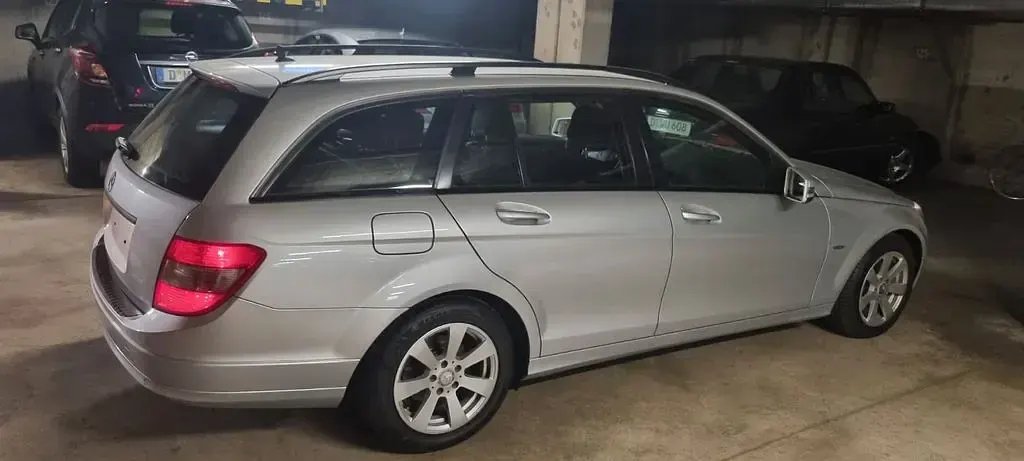 Gebraucht Mercedes C200 136 PS (100 kW) 2010 Silber Limousine