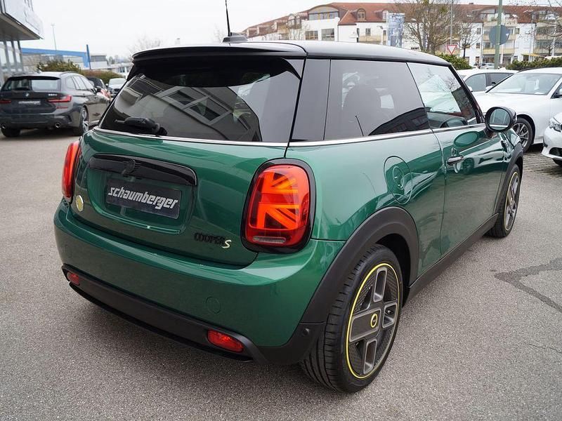 Gebraucht Mini Cooper SE 135 kW (184 PS) 2021 British racing green Kleinwagen