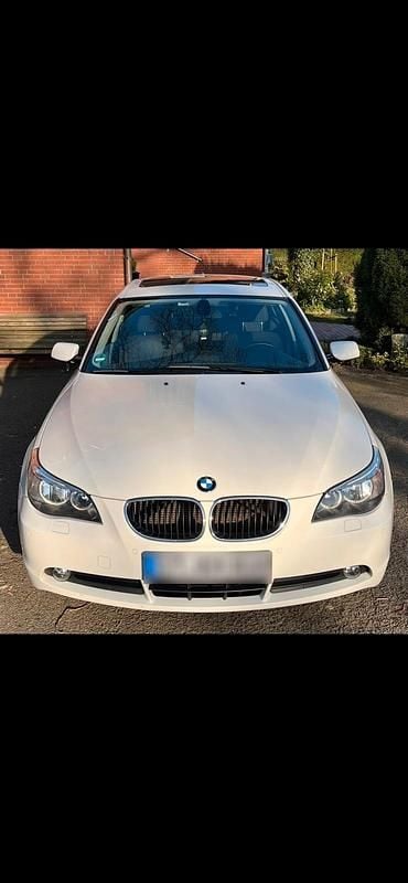 Gebraucht BMW 523 177 PS (130 kW) 2005 Weiß Limousine
