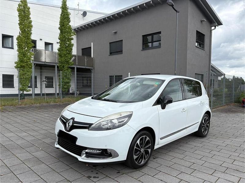 Weiß Gebraucht 2015 Renault Scénic III Bose Edition Van / Kleinbus | 3.750 € (Superpreis) - Bild 1/4
