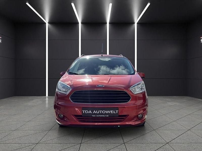Gebraucht Ford Tourneo Courier Titanium 101 PS (74 kW) 2018 Rot Van / Kleinbus