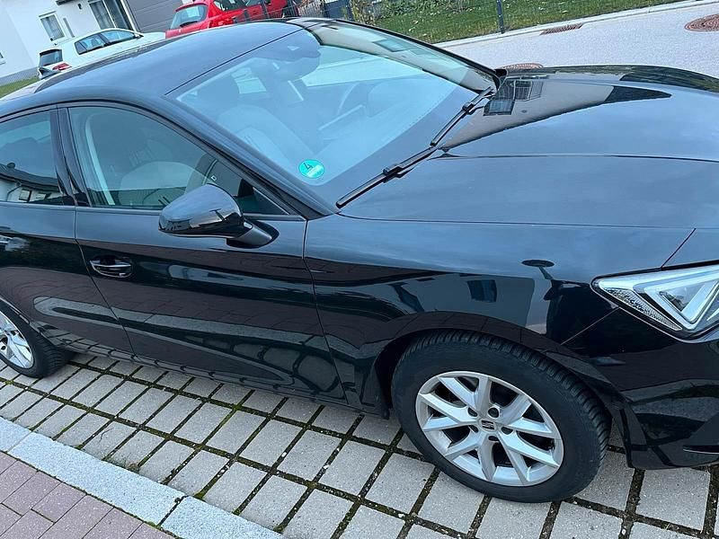 Schwarz Gebraucht 2022 Seat Leon Style Limousine | 15.900 € (Superpreis) - Bild 1/4