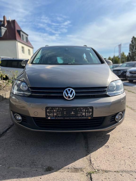 Braun Gebraucht 2009 VW Golf Plus Cross Comfortline Van / Kleinbus | 4.900 € (Teuer) - Bild 1/4