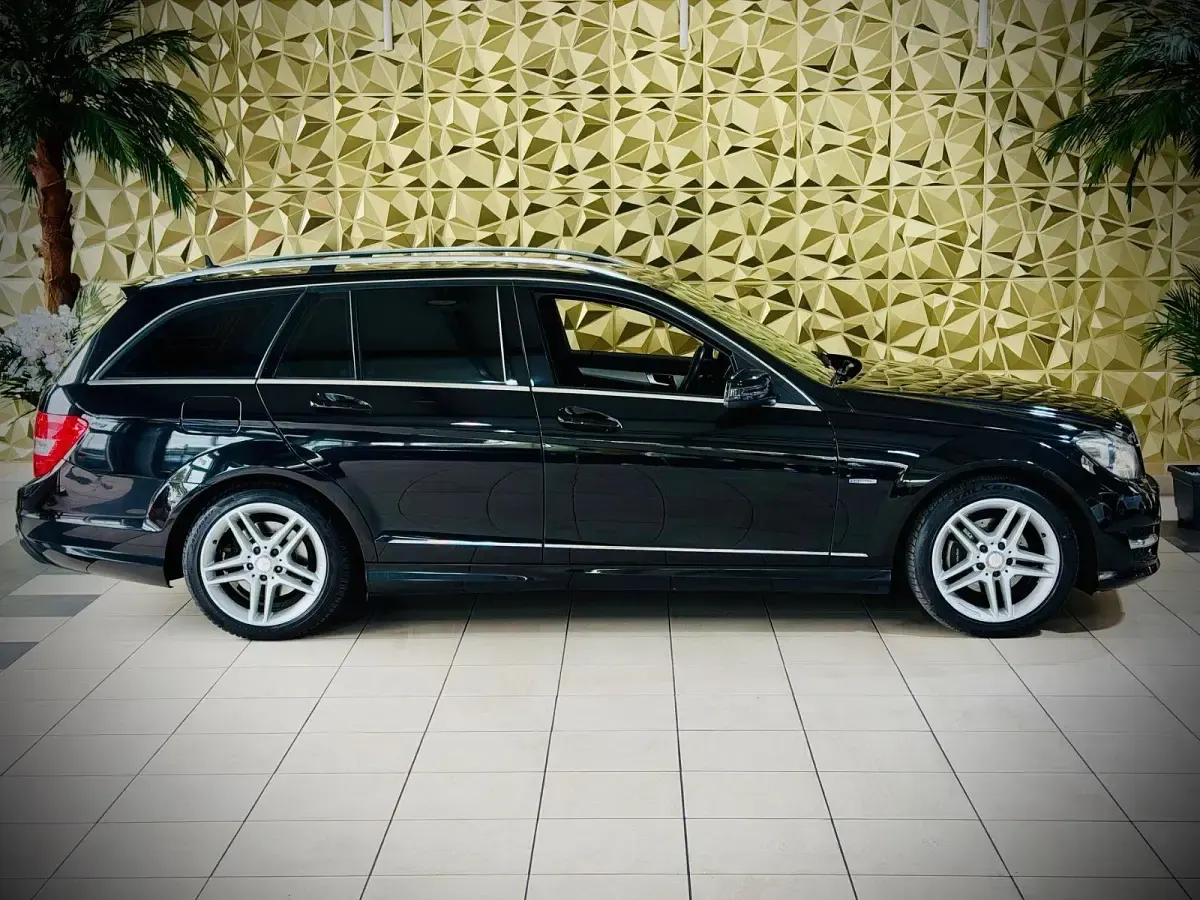 Gebraucht Mercedes C250 AMG line 204 PS (150 kW) 2011 Schwarz Kombi