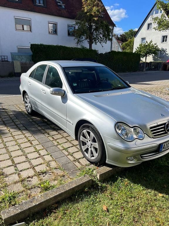 Gebraucht Mercedes C200 Classic 163 PS (119 kW) 2005 Silber Limousine